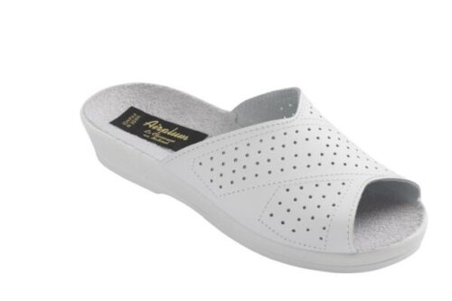 Chaussure-infirmiere-modele-Opium Mule sabot blanc avec dessus ajouré
